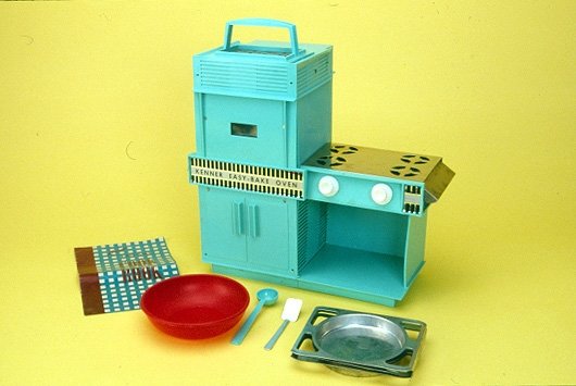 Lot - 1960s Kenner Easy-Bake Oven